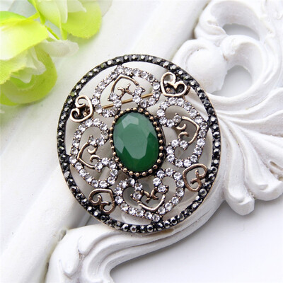 

Turkish Round Badge Brooch For Women Hollow Flower Symmetric Heart Design Rhinestone Brooches Broches Ethnic Arabesque Jewelry