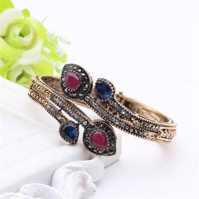 

Elegant Women Heart Bracelet Turkish Resin Jewelry Antique Gold Color Resin Hollow Out Ladies Ethnic Bangles Pulseiras Feminino