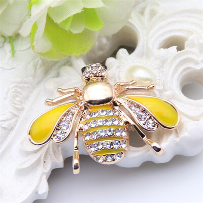 

Cute Animal Bee Brooch Pins For Women Rhinestone Wing Hornet Brooch Crystal Enamel Jewelry Bee Broches Lapel Insect Scarf Pins