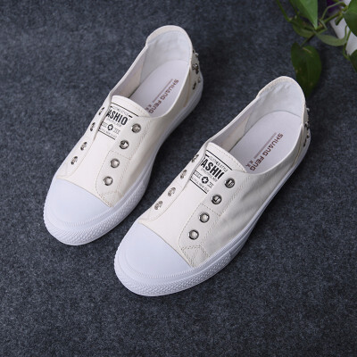 

SHUANGFENG 2018 Spring Fashion Rivet White Shoes Women Sneakers Leather Flats Shoes for Woman Ladies Casual Shoes zapatos mujer