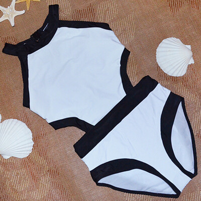 

Woman'S Black And White Spell Color Stitching Piece Swimsuit Bikini