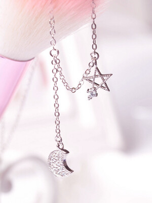

ONICE Sterling Silver Star with & Moon Pendant Necklace WQX007
