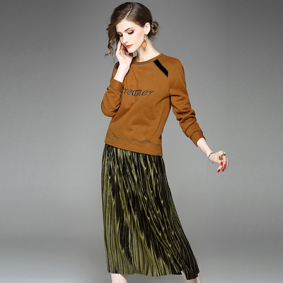 

2018 New Fashion Spring Women Suit Long Sleeve T-shirt soft Corduroy Pleated Skirt Women Two Piece Sets