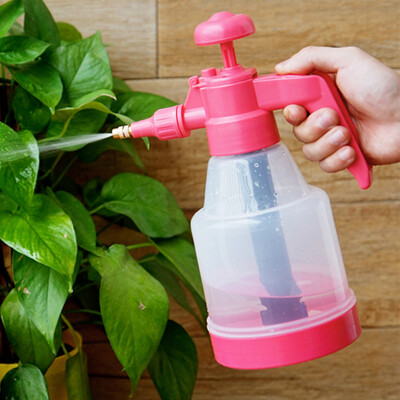 

Ou Runzhe sprinkler 2L PP Japanese air pressure home cleaning gardening watering mouth long mouth spray pot