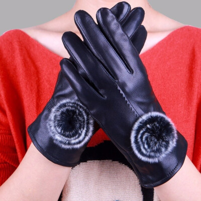 

2018 female winter thick warm leather gloves plus velvet sheepskin outdoor rabbit hair ball work gloves female outdoor bike discou