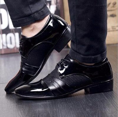

Men are wearing extra-large size leather shoes 38 to 48 sizes Korean version business casual mens shoes