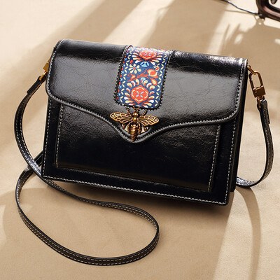 

Old man head LAORENTOU cowhide handbag shoulder bag port wind fashion retro bee Messenger bag wild small bag small square bag 953J003L1A black