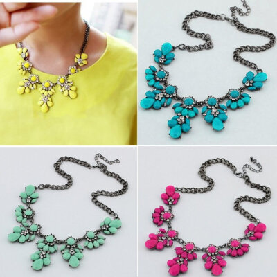 

New Fashion Woman's Bib Choker Fluorescence Crystal Gem Flower Drop Necklace