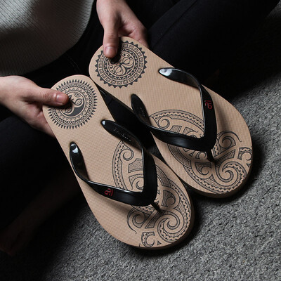 

Novel Teez 2018 new mens flip-flops summer European&American style non-slip wear-resistant sandals beach shoes