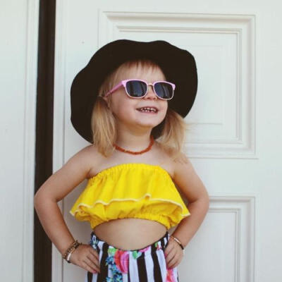 

Fashion Girl Cute Kids 2Pcs Yellow TopFlower Striped Trousers In Summer