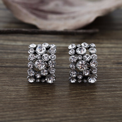 

New Vintage girl with a white crystal geometric oval earrings jewelry shop selling clip earrings