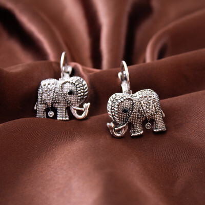 

Fashionable antique animal earrings jewelry womens charming elephant earrings jewelry wholesale Christmas presents