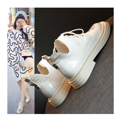 

2018 new autumn&winter new leather printed embroidered glossy Martin boots female round head in the low-heeled lace boots wome