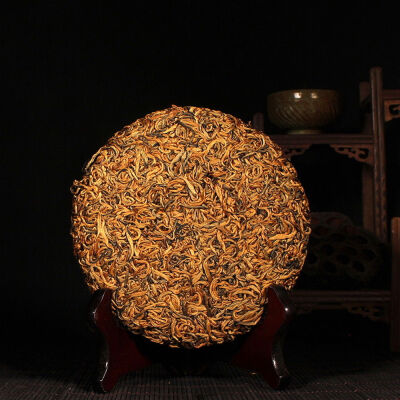 

Fengqing Golden Snail Dianhong Dian Hong Yunnan Gold Black Tea Cake 200g