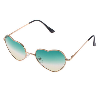 

Retro Girl UV400 Metal Frame Heart Shaped Sunglasses Gradient Shades Lens