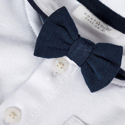 

3pz Primi Passi Neonati Neonato Ragazzi Completi Fiocco VincoloT-shirtBib