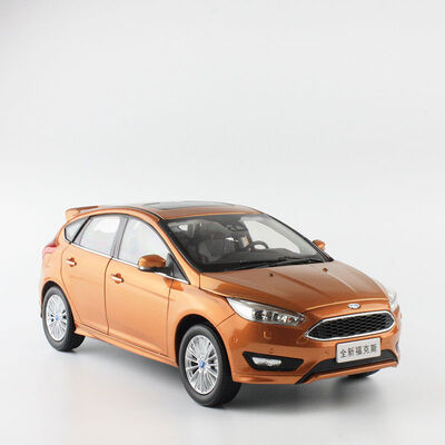 

масштаб 1:18 Ford Focus 2015 Diecast модель автомобиля оранжевый