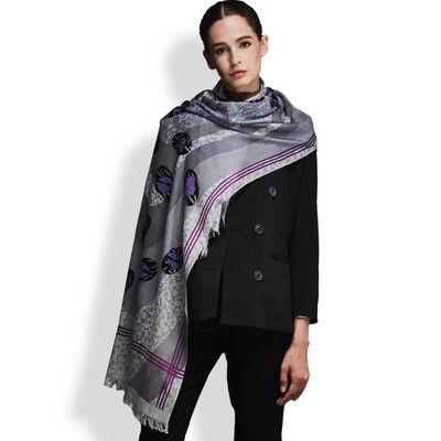 

Jingdong supermarket Hengyuanxiang 50M16608 spring&autumn thin section of pure wool long scarf female sunscreen scarf fashion wild printing shawl scarf dual-use light purple