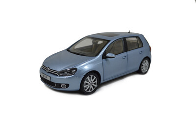 

118 scale VW Volkswagen Golf A6 2012 diecast model car blue