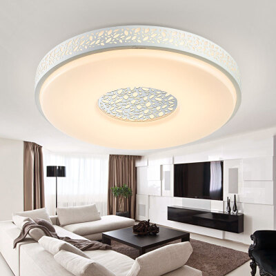 

Midea Midea LED ceiling lamp bedroom lamp living room study lamp modern simple white 24w lattice