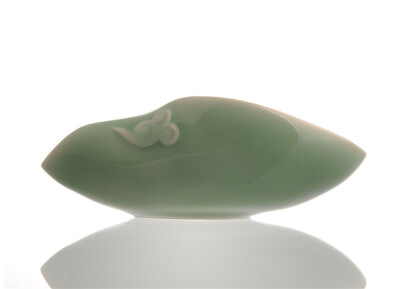 

Plum Green Celadon Cha He Tea Presentation Vessel