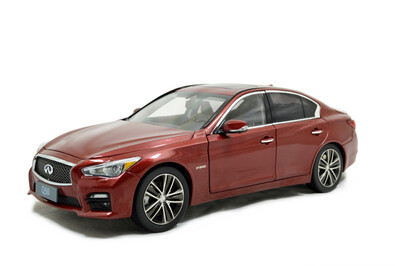 

масштаб 1:18 Infiniti Q50 2014 Diecast модель автомобиля красный