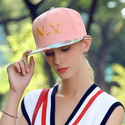 

Jingdong Supermarket] Shi Dan Caesar (sedancasesa) WG170006 hat female baseball cap Korean version of the tide fashion along the hat leisure sun hat couple models sky blue