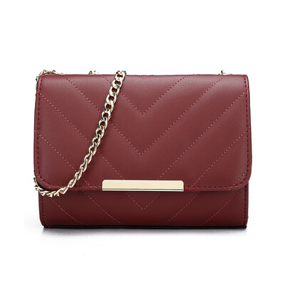 

Excellent ha howru fashion wild Messenger bag hand metal chain bag Lingge lady bag 1EL09003 wine red