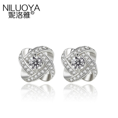 

Ni Luoya Clover S925 серебряные серьги мисс Хан Го простой темперамент серьги, чтобы отправить его подруга подарок на день рождения