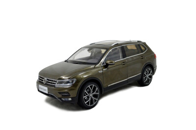 

118 Scale VW Volkswagen New Tiguan L 2017 Brown Diecast Model Car