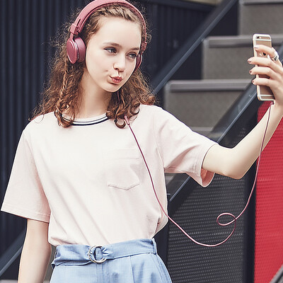

Yixiang Liying 2017 summer new fashion casual simple solid color wild collar hit color short-sleeved T-shirt shirt 870321219 pink XL