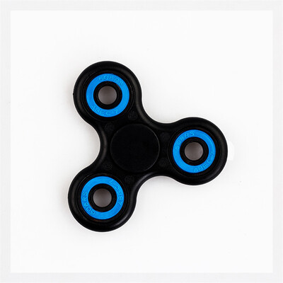 

Hot Fun Triangle Hand Spinner Finger Купить 4 и получить 1 бесплатно