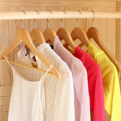 

LIZI shirt wood clothes hanger