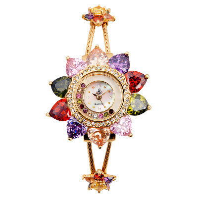 

Women's Watch Personality Quartz Watch With A Steel watchband