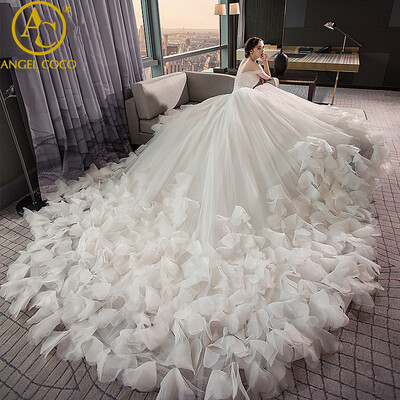 

high quality real photos nice Luxury Feather Wedding Dress 2017 backless Bridal Gown Plus Size sexy women Lace Weeding Dress