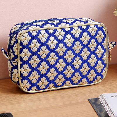 

ORZ Travel Cosmetic Pouch Bag Daisies Pattern Storage Box Portable Cosmetic Case Makeup Organizer Travel Toiletry Storage Bag