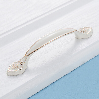 

Yuhuaze European-style ivory drawer door handle closet cabinet cabinet sliding door handle single only 96-hole distance