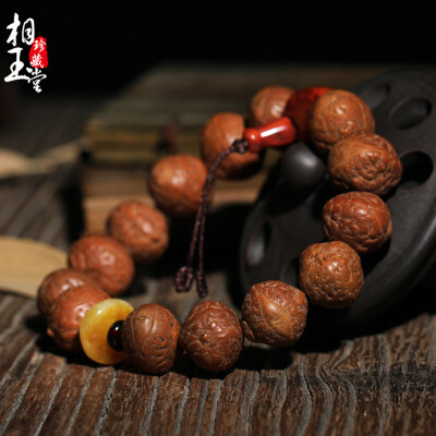 

Phase Yutang NepalAlpine Fungi Bodhi hand string Chen seedFenpi Fen Zhu bracelet Bee wax decorationBeaded bracelet Solitary goods