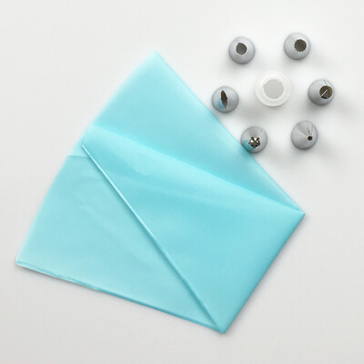 

8 PCSSet Silicone Kitchen Accessories Icing Piping Cream Pastry Bag 6 Stainless Steel Nozzle Set DIY Cake Decorating Tips Set