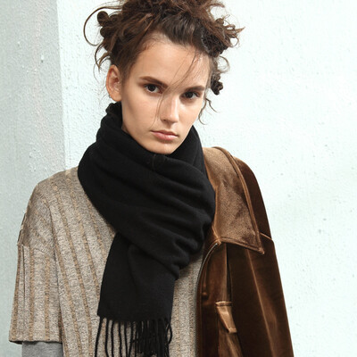 

The first day TRUE HER cashmere scarf ladies autumn&winter thick warm scarf European&American fashion popular gift box packaging light luxury left bank series meteorite black