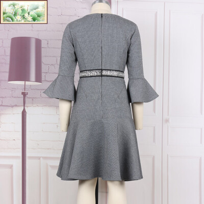 

2017 autumn and winter new high-end women's waist diamond-studded seven horns sleeves thousands of birds grid dress gray coat