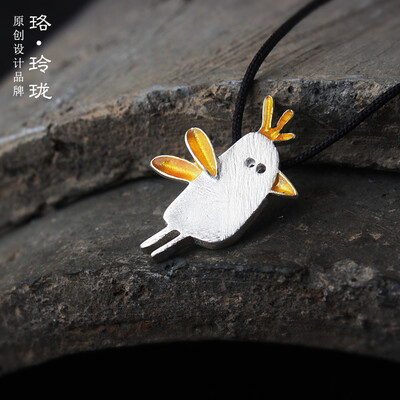 

Luo Linglong s925 sterling silver chicken pendant necklace anti-allergic simple temperament personality fresh hand original gift