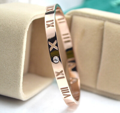 

New 18K rose gold hollow Roman digital single drill bracelet female Korean version of the fashion couple bracelet gold