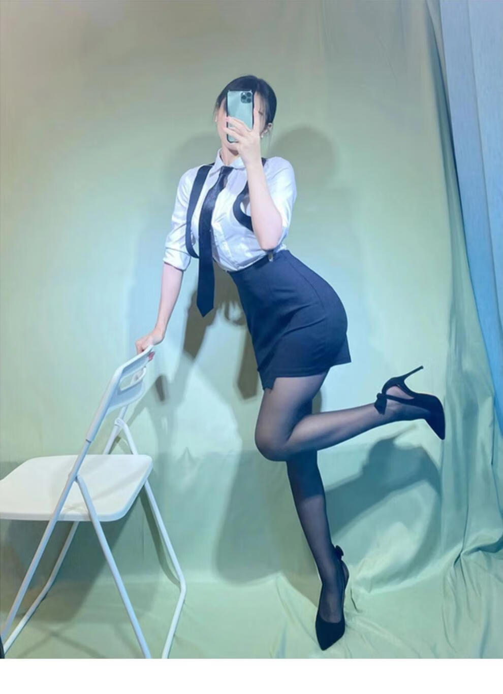 床上穿的鞋子情趣高跟鞋黑丝美腿!