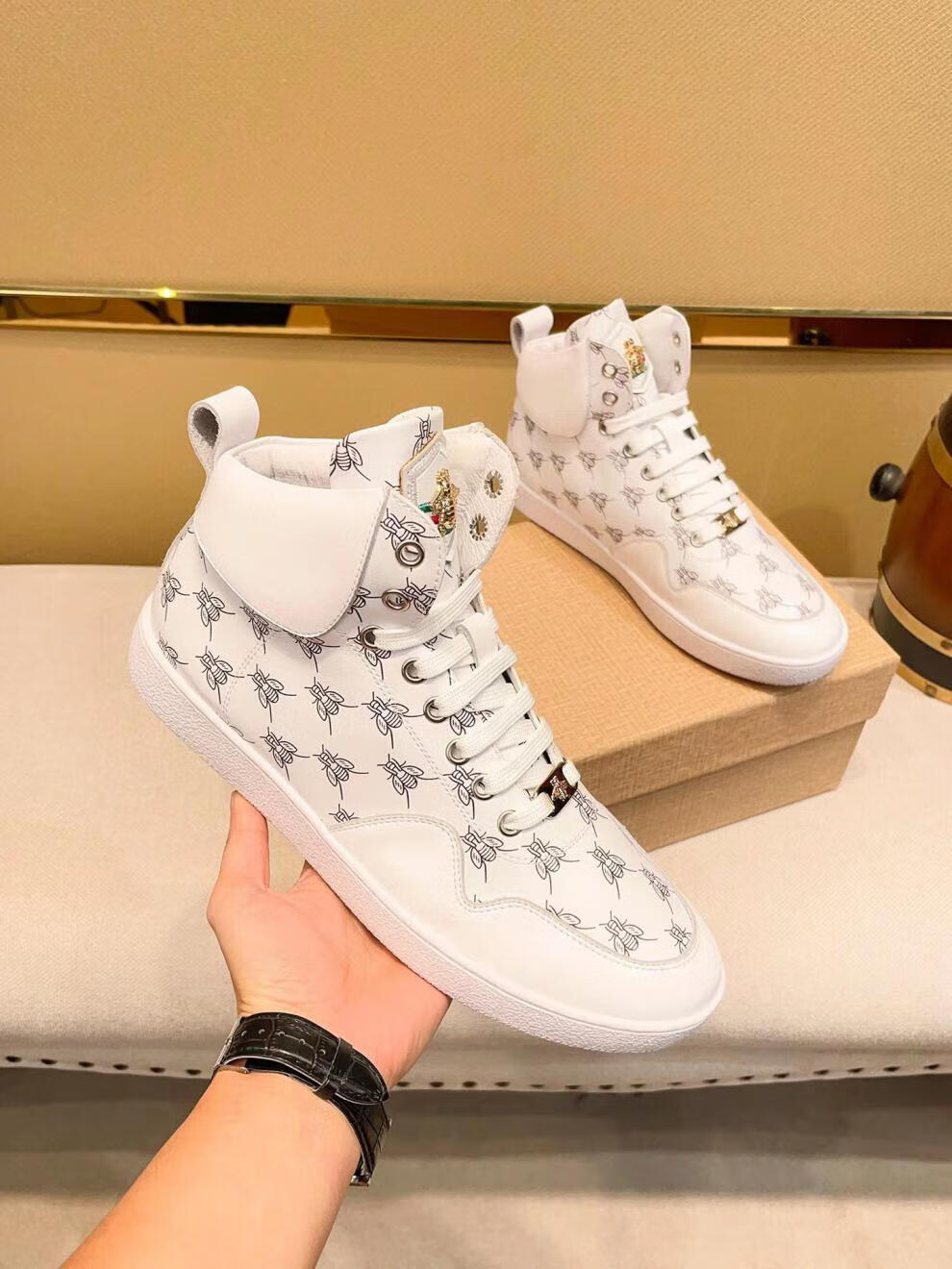 巴巴小蜜蜂2022年轻奢品牌酷奇新款休闲鞋男高帮运动透气平板男鞋子大