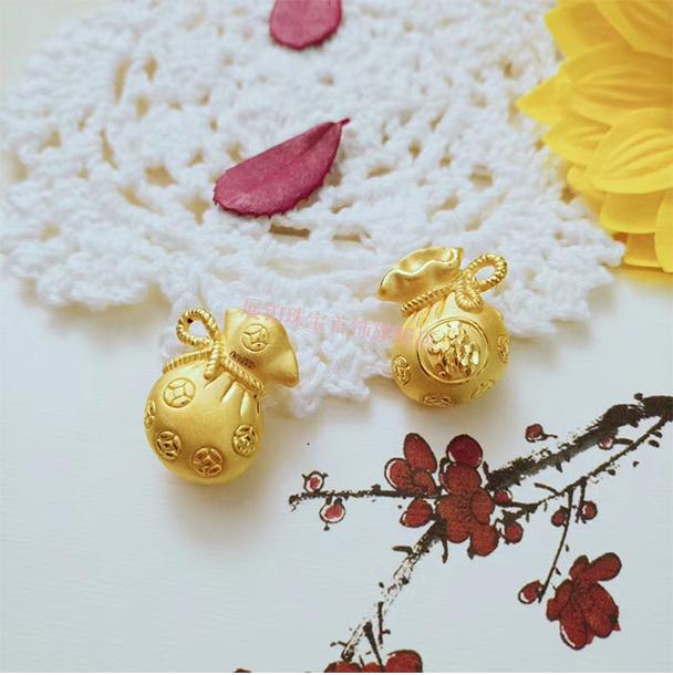 老凤凰情人节礼物展铂轻奢精致999足金福袋吊坠钱袋黄金项链女适合