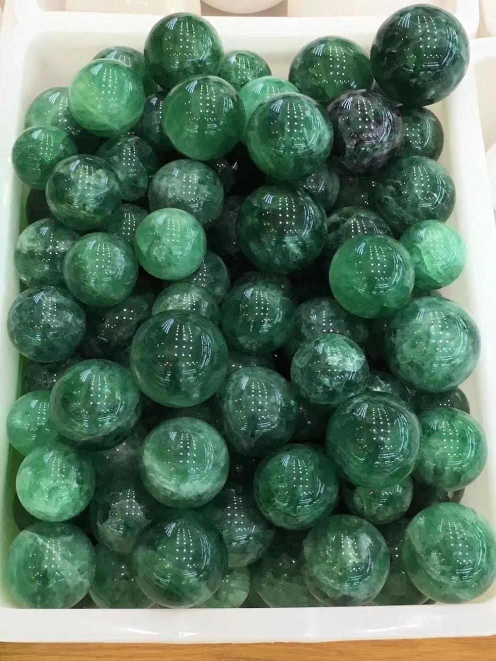 瑾洛天然绿萤石球摆件绿水晶风水转运球五行属木家居摆设工艺品直径7