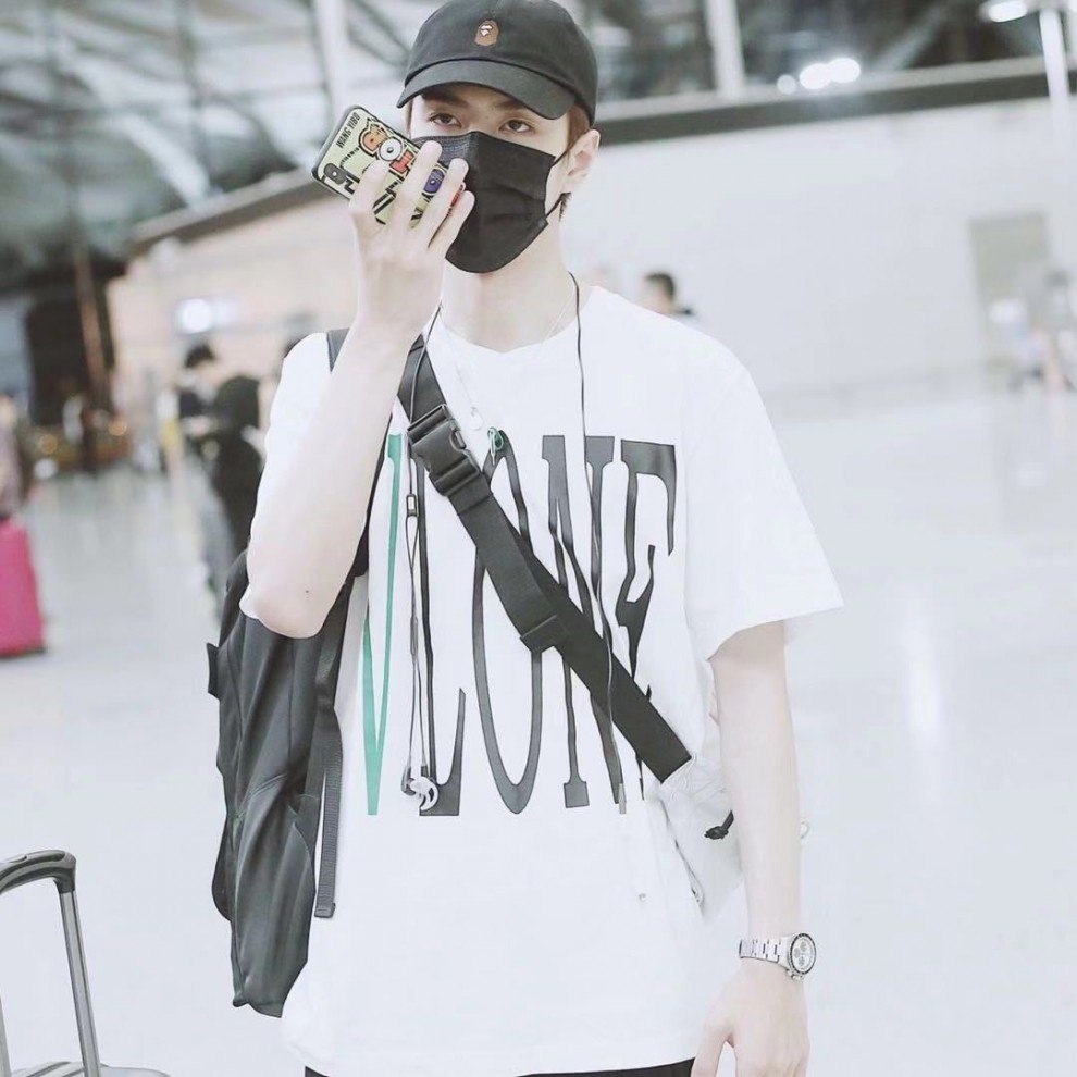 短袖t恤欧美街头风高街王一博同款大v情侣男女同款上衣黑紫fs6085