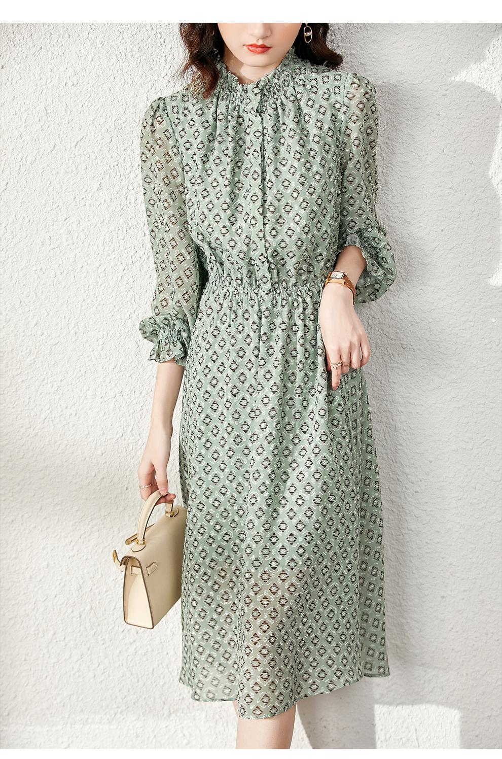 拉夫领修身碎花连衣裙女中长款2022春季新款收腰木耳边裙子v1139绿花