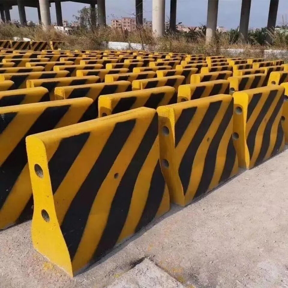 适用于水泥隔离墩水泥墩高速公路施工分流隔离墩混凝土隔离墩石块石墩